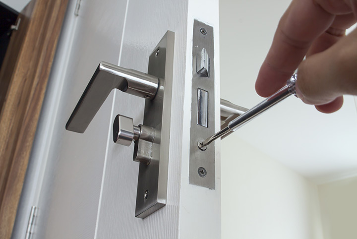 Our local locksmiths are able to repair and install door locks for properties in Tooting Bec and the local area.